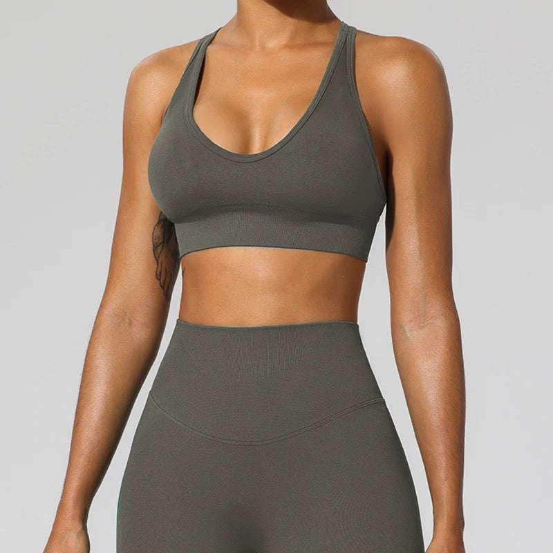 Light weight breathable seamless design with scrunch back side biker style work out short