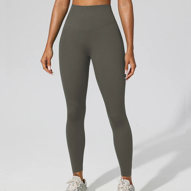 Seamless high waisted scrunchie back legging